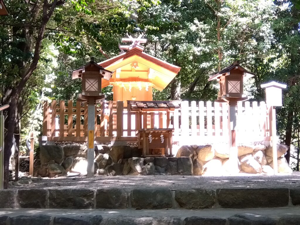 天皇社